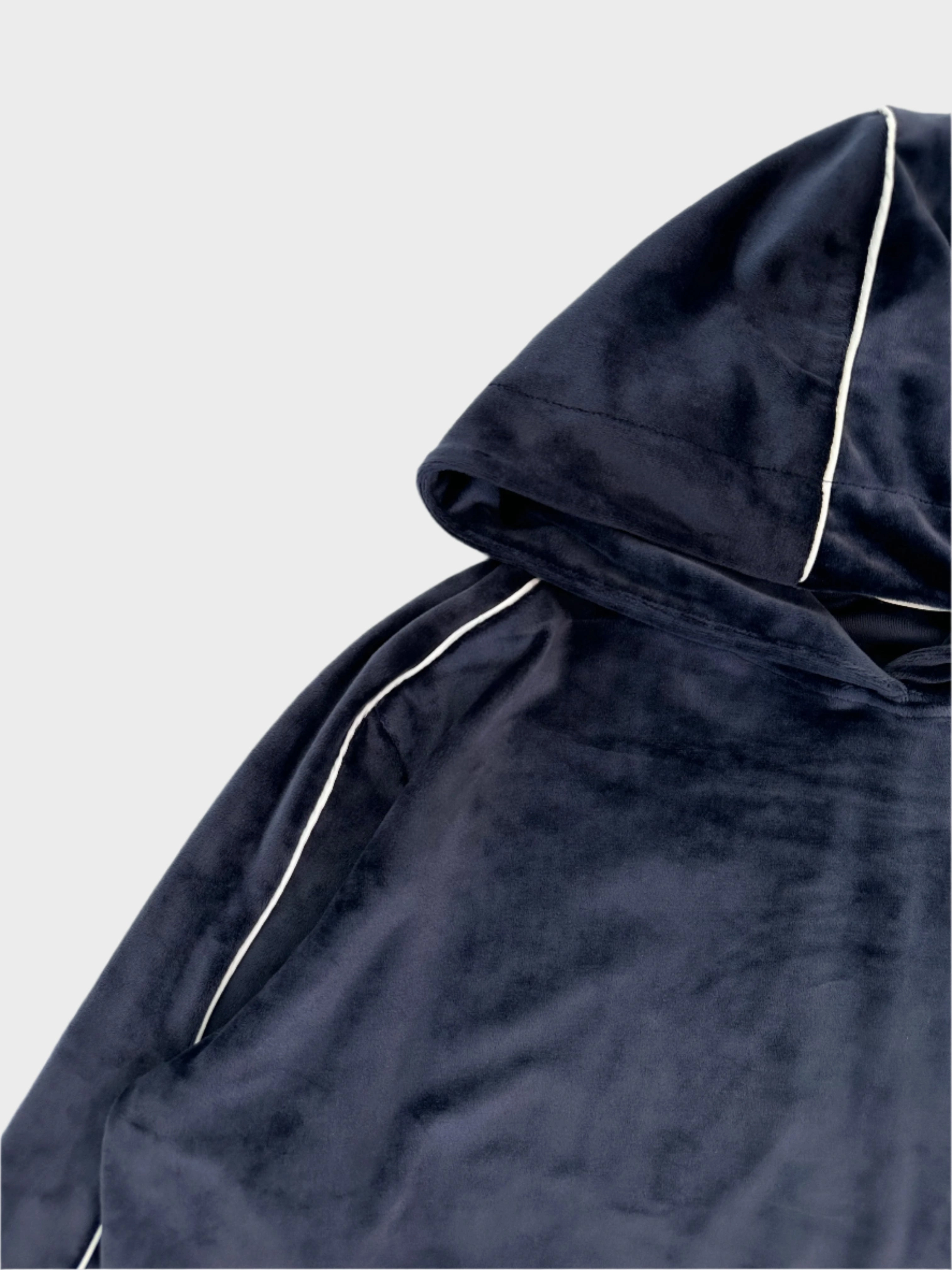 almondant new arrivals new arrivals today prashanti sarees online shopping with price Felpa Cappuccio In Ciniglia Color Blu Con Piping E Etichetta Sulla Manica