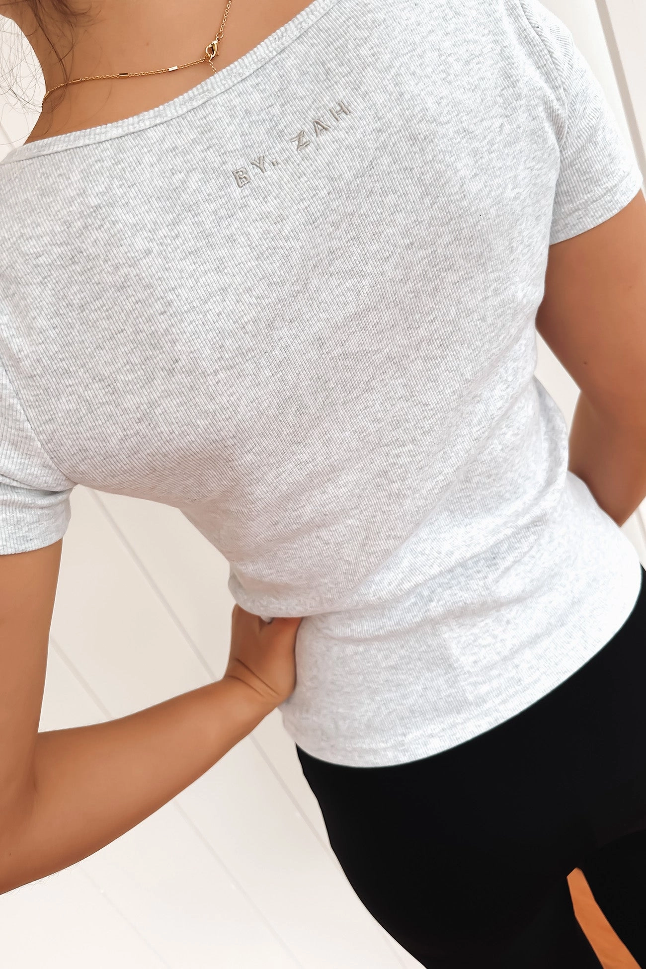 Billie Rib Buttoned Tee Snow Marle sale jeans