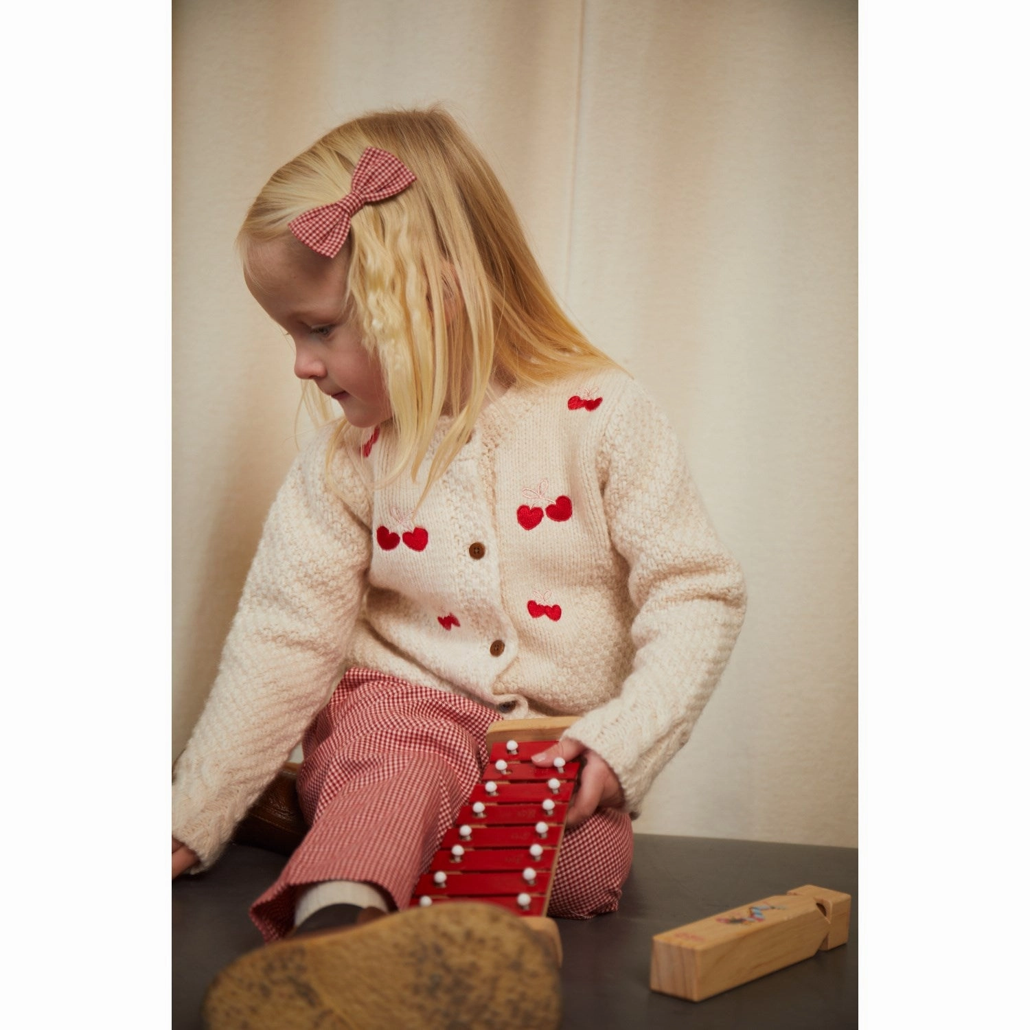 Copenhagen Colors Cream Lambwool Cardigan W. Bow Emb Applique