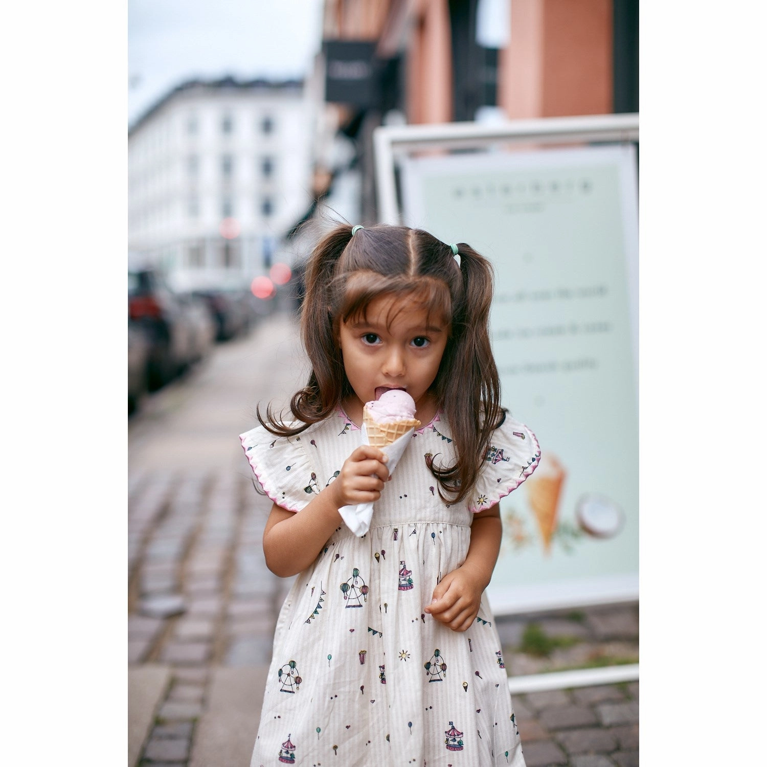 Copenhagen Colors Cream Tivoli Print Printed Dress W. Ruffle Sleeves Retro