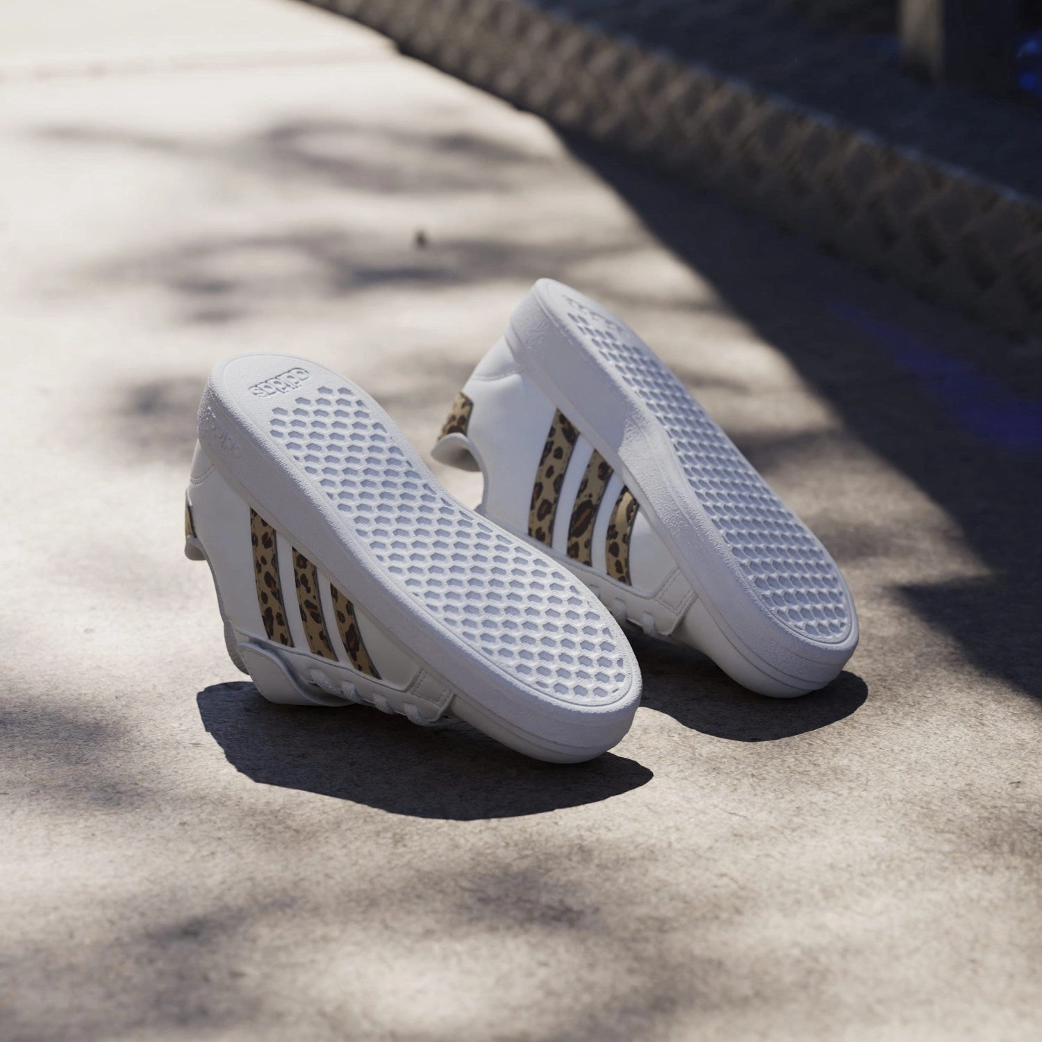 Espadrilles adidas Originals Ftwr White/Magic Beige/Matte Gold Grand Court 2.0 El C Sneakers
