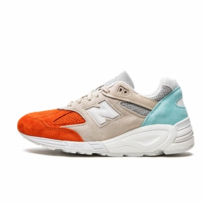 High-quality stitching New Balance 990v2 Kith Cyclades Timeless luxury