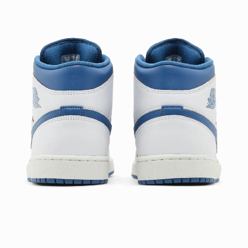 Iconic pieces Jordan 1 Mid SE Industrial Blue