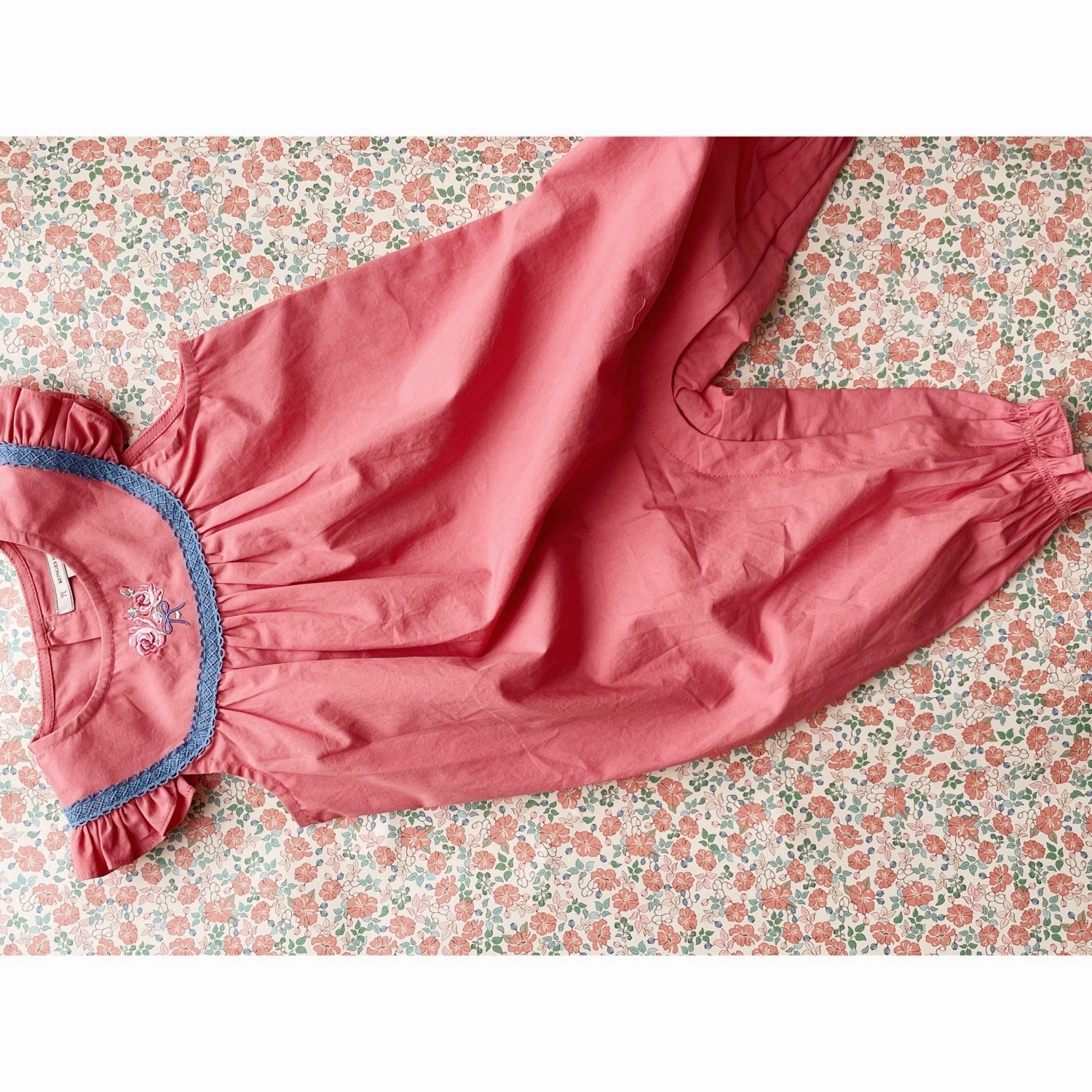 Konges Sljd Strawberry Ice Nella Romper GOTS Subtle