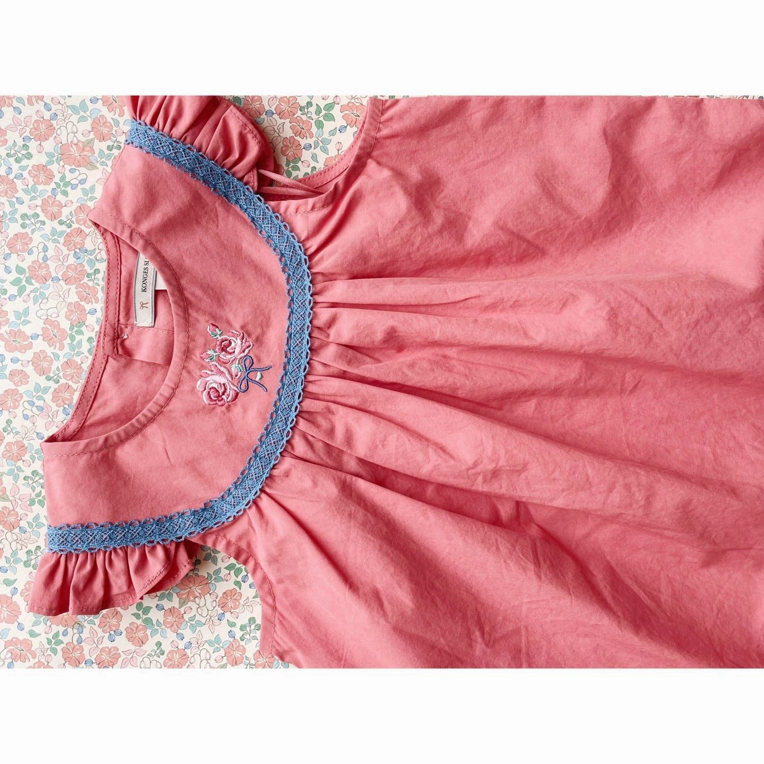 Konges Sljd Strawberry Ice Nella Romper GOTS Subtle