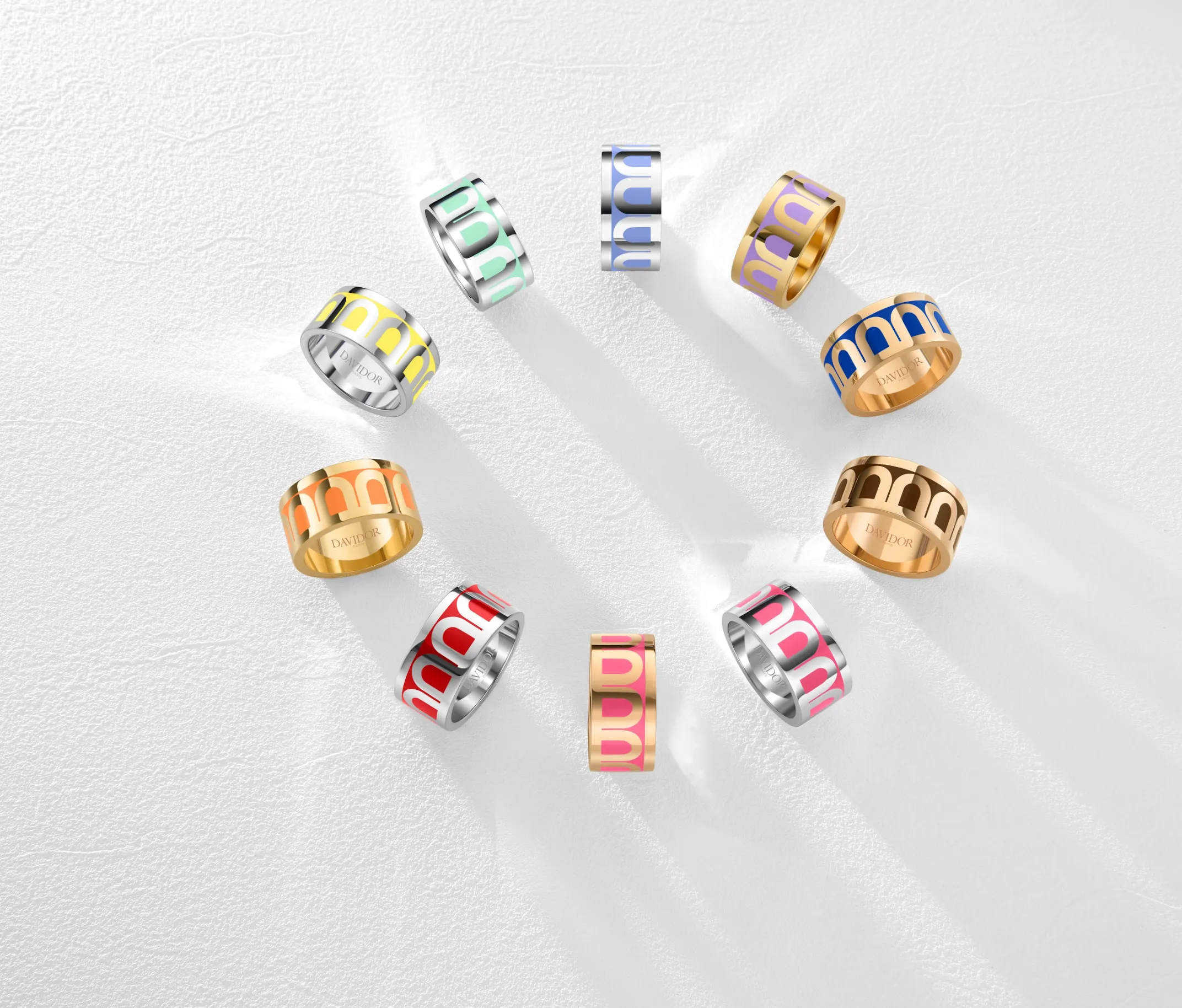 L'Arc de DAVIDOR Ring GM, 18k Rose Gold with Neige Lacquered Ceramic