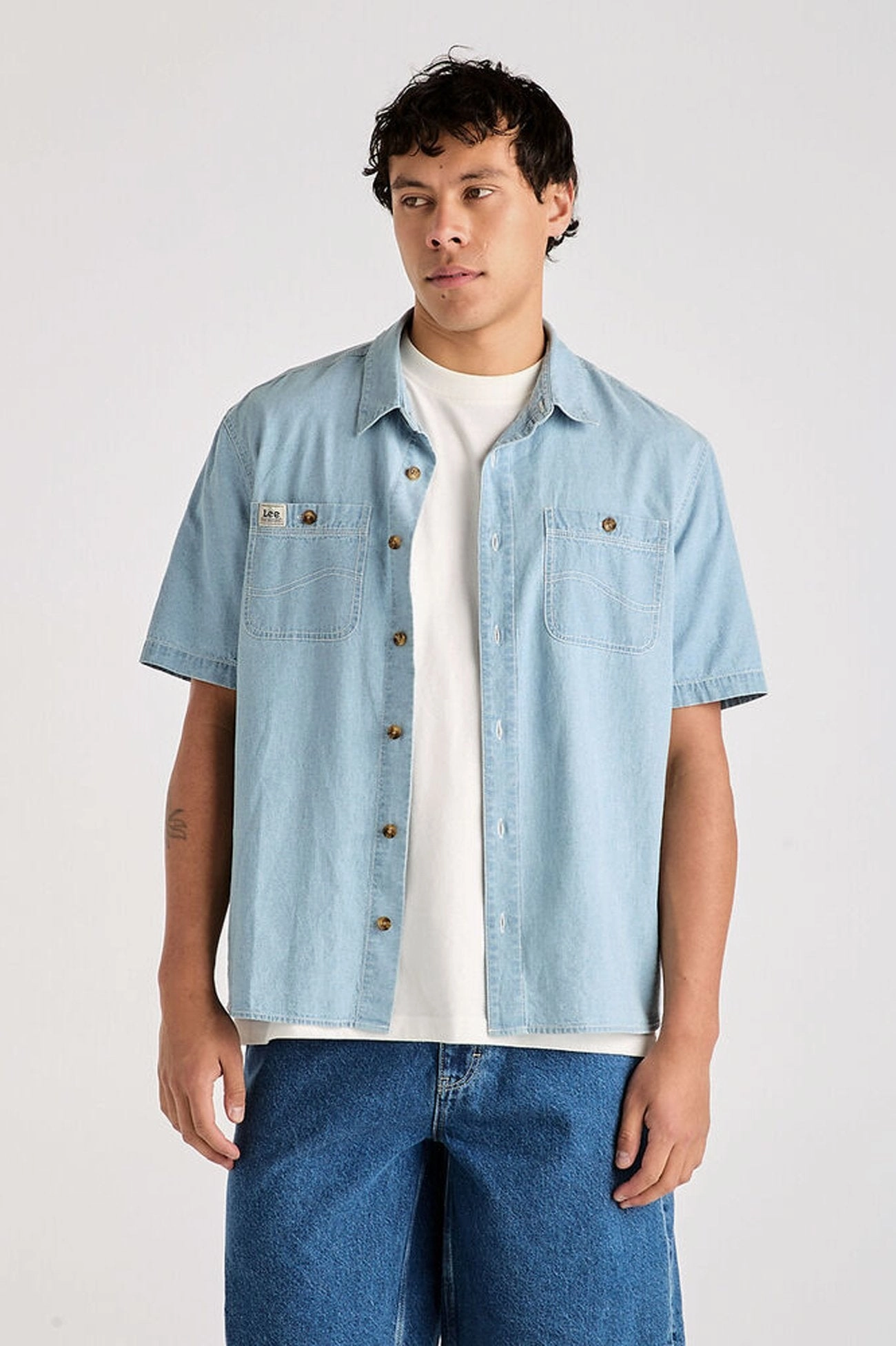 Lee Workers Short Sleeve Shirt Washed Chambray sale t shirts sale in amazon