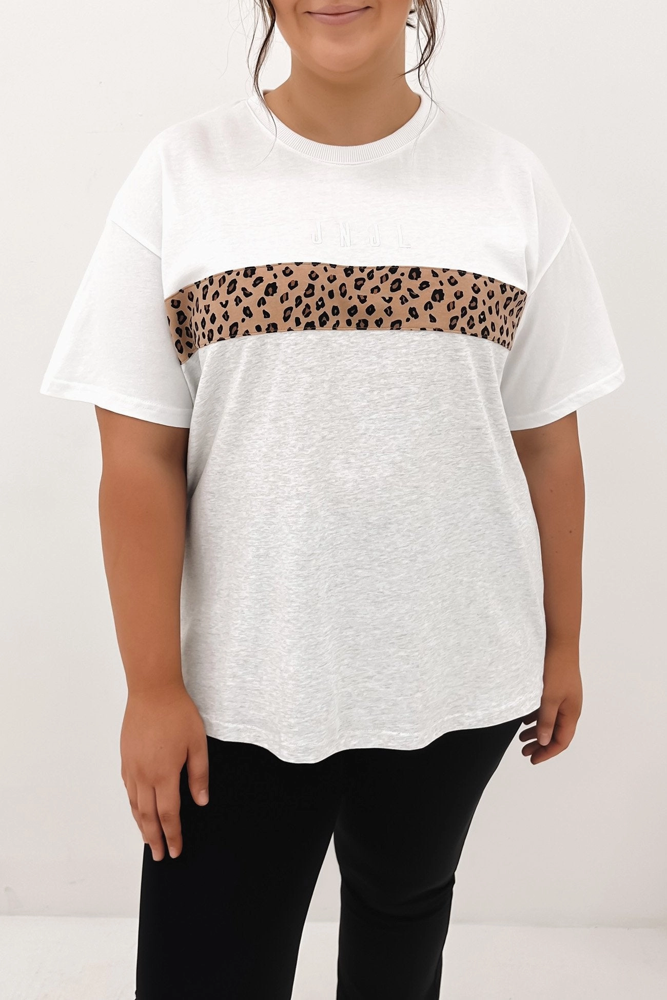Leopard Panel Up Tee Snow Marle kitchen sale