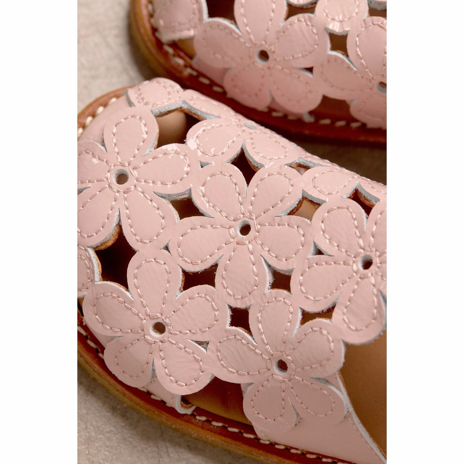 Mules Angulus Rosebud Sandal Med Blomsterdetaljer