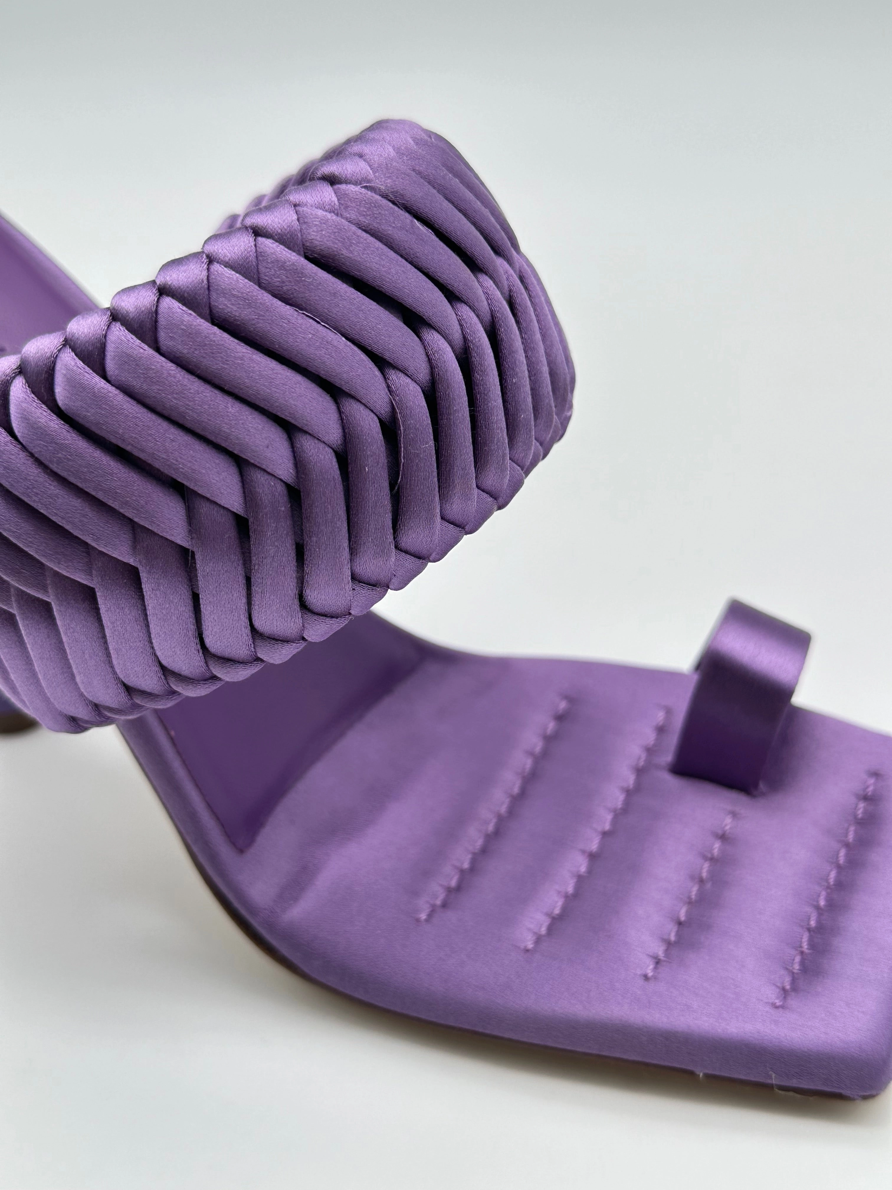 new arrival nike sandals for men Sandali Satin Lavanda Con Fascia Intrecciata E Tacco A Stelo new arrivals nike