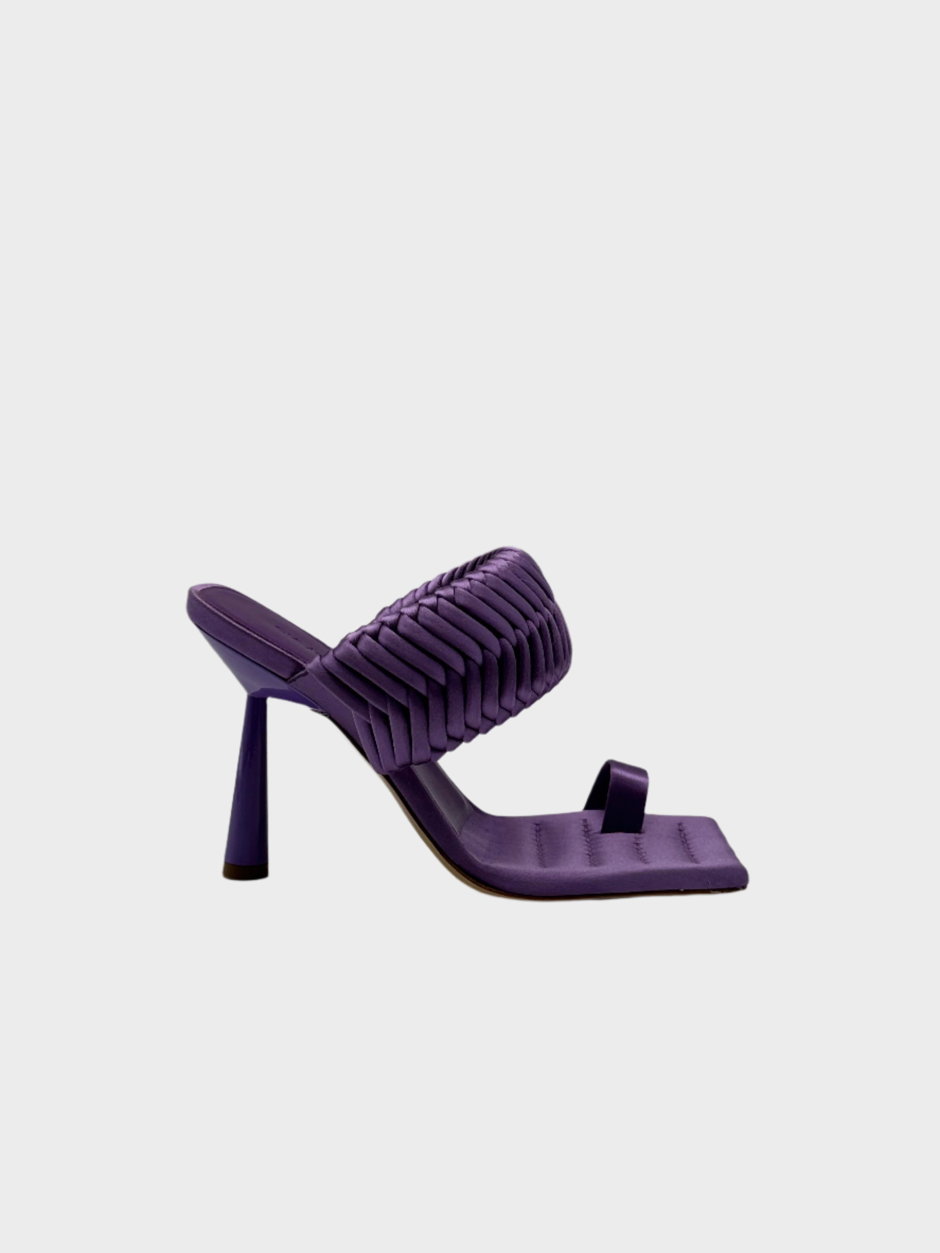 refinery new arrivals bathu new arrivals Sandali Satin Lavanda Con Fascia Intrecciata E Tacco A Stelo new arrival fabiani shoes