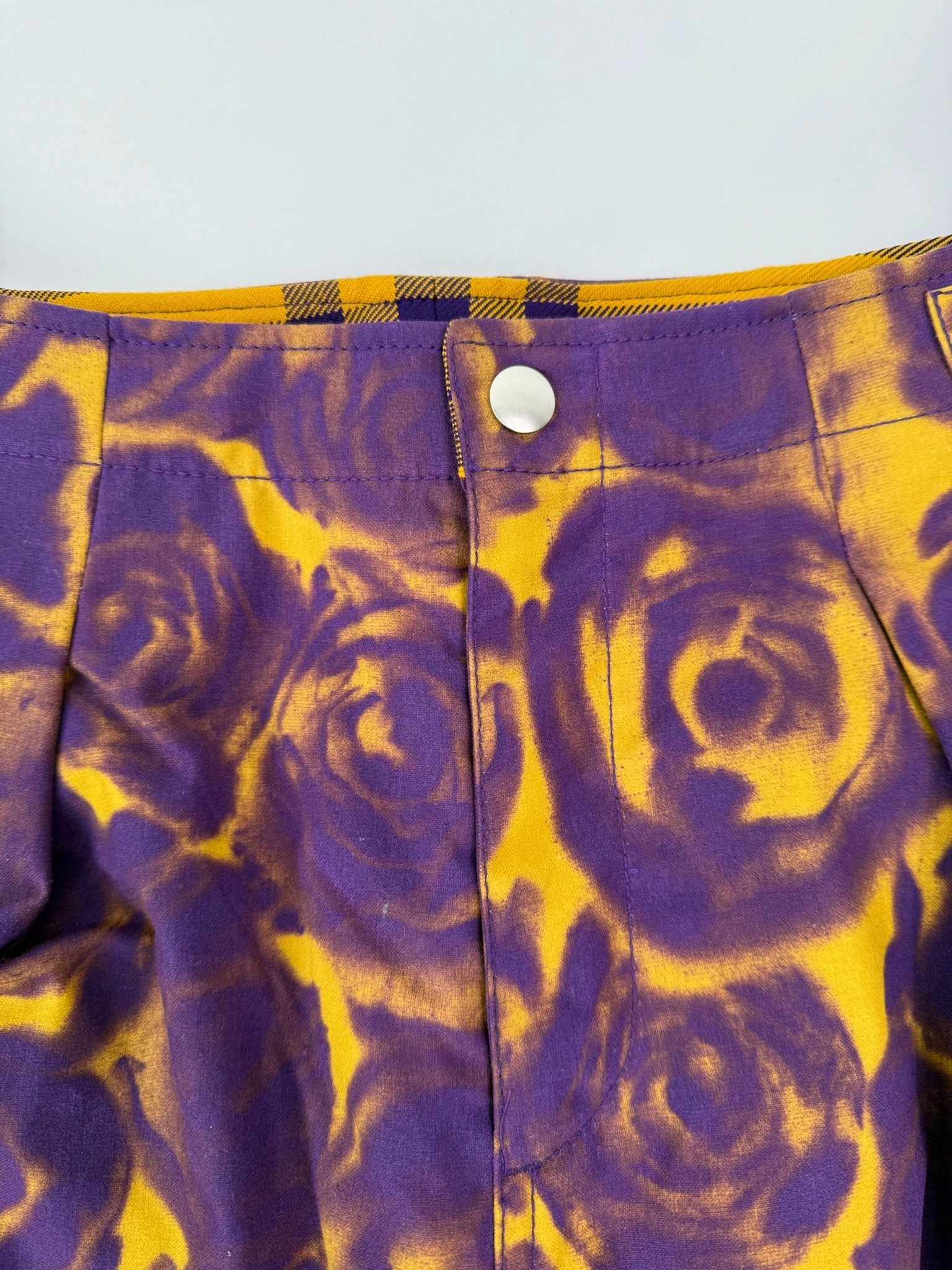 new arrivals siyah elbise puma new arrivals Pantaloni A Gamba Ampia Con Fantasia Rose Viola E Gialla