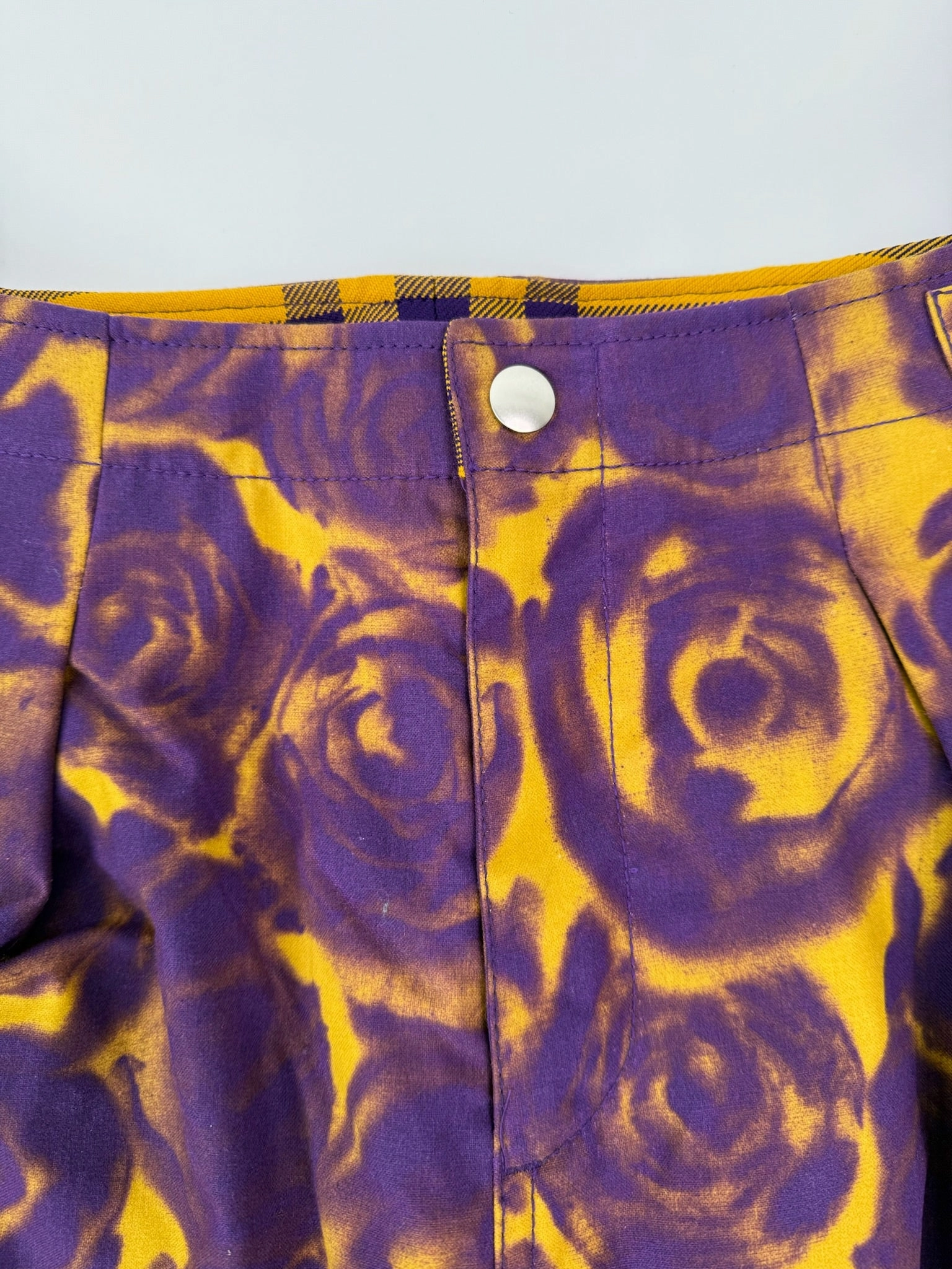 new arrivals siyah elbise puma new arrivals Pantaloni A Gamba Ampia Con Fantasia Rose Viola E Gialla
