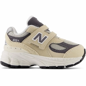 New Balance 2002 Hook & Loop Sneakers Sandstone Trendy shoes Flats