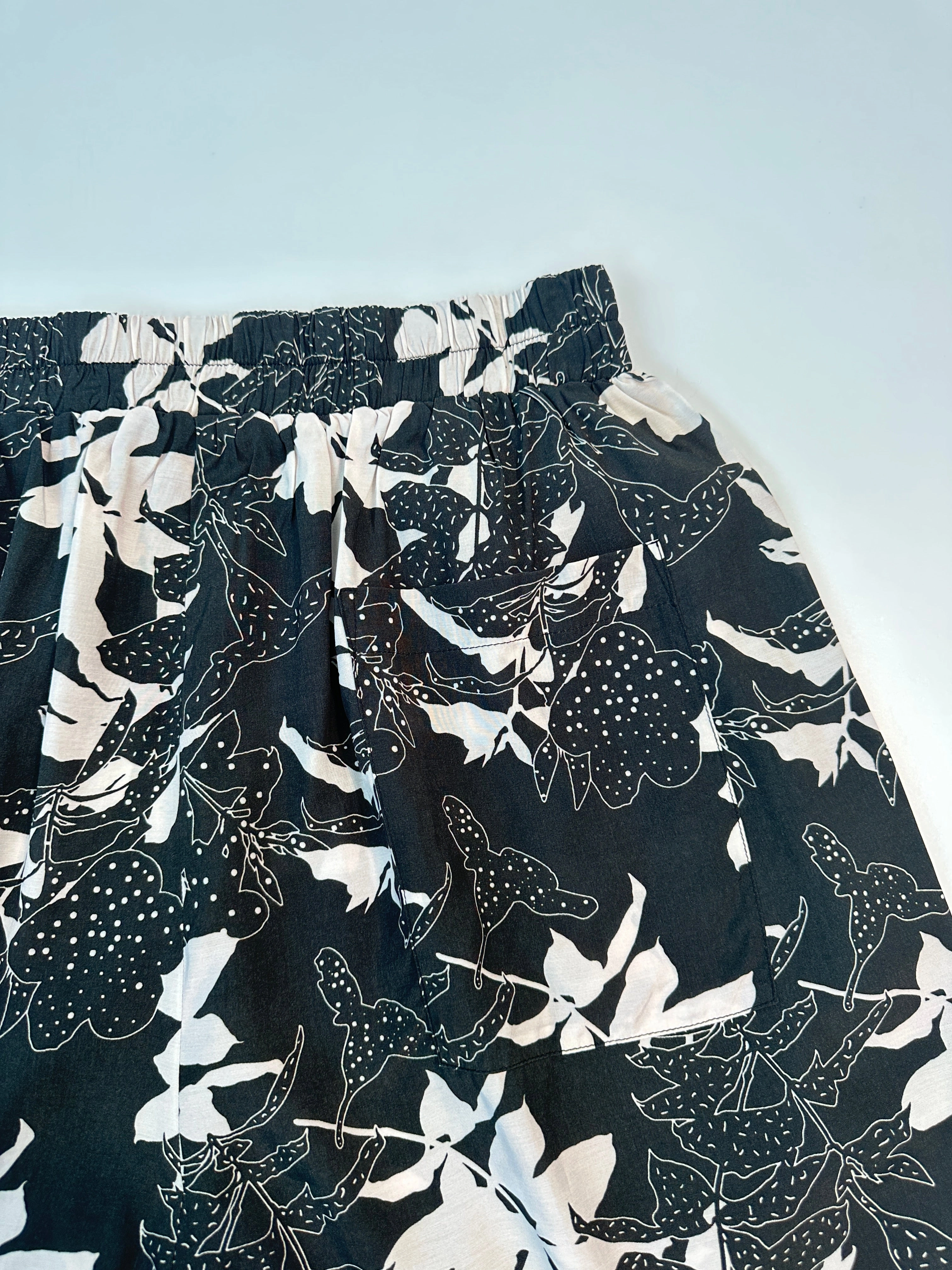 new collection kurti set volpes quilts new arrivals catalogue Pantaloni Corti Floreali Con Fondo A Contrasto