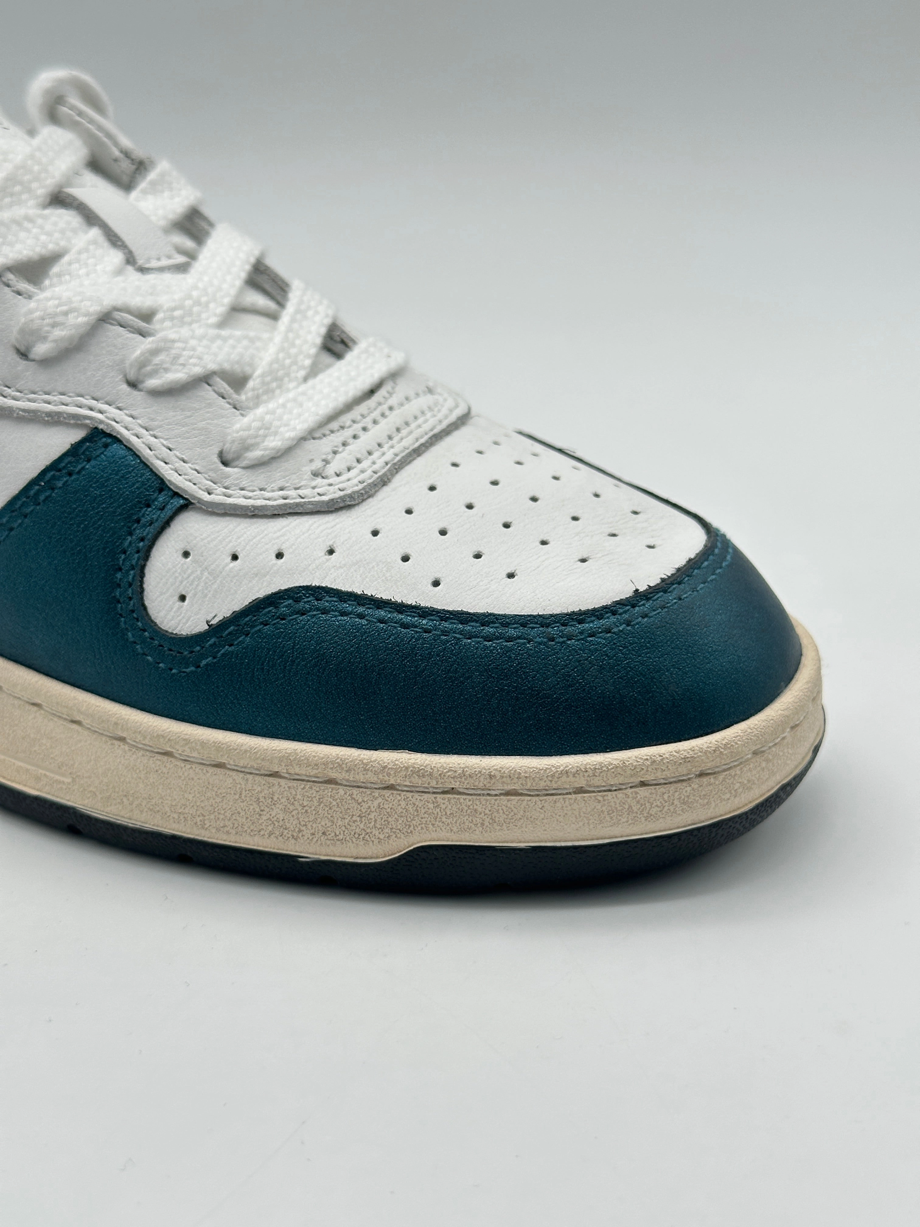 new collection kurti Sneakers Court 2.0 Laminated White Blue In Pelle new arrival on cloud shoes