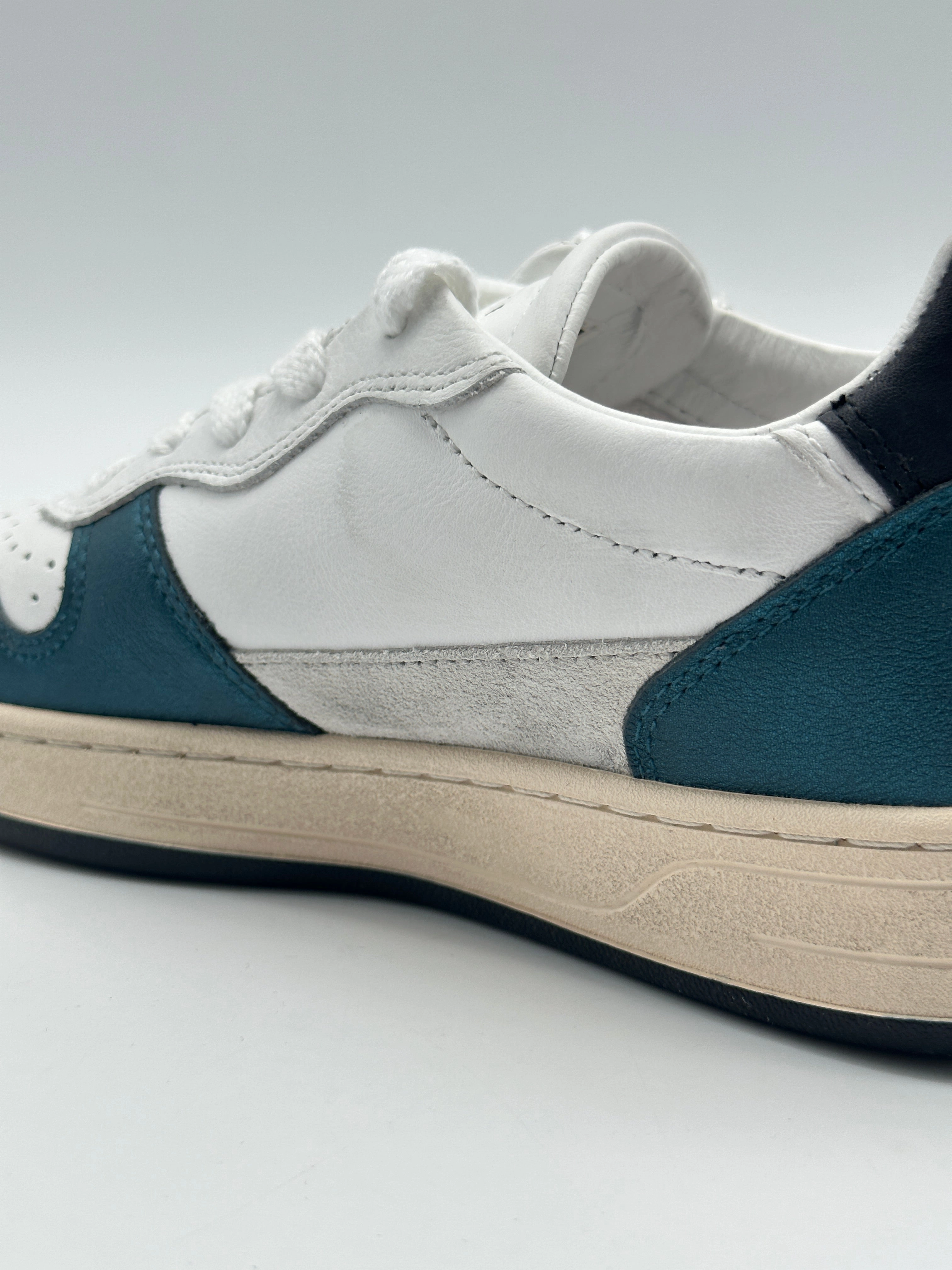 new collection kurti Sneakers Court 2.0 Laminated White Blue In Pelle new arrival on cloud shoes