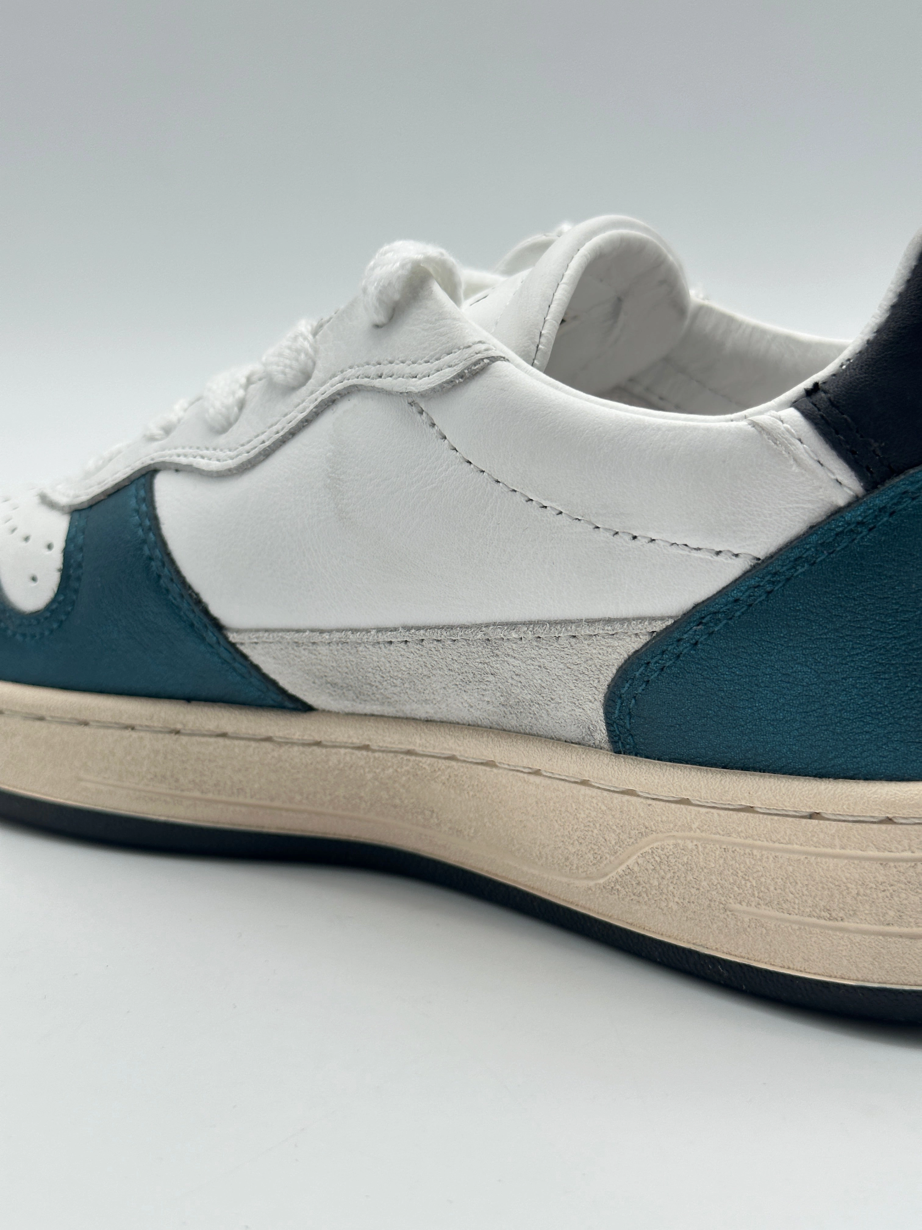 new collection kurti Sneakers Court 2.0 Laminated White Blue In Pelle new arrival on cloud shoes