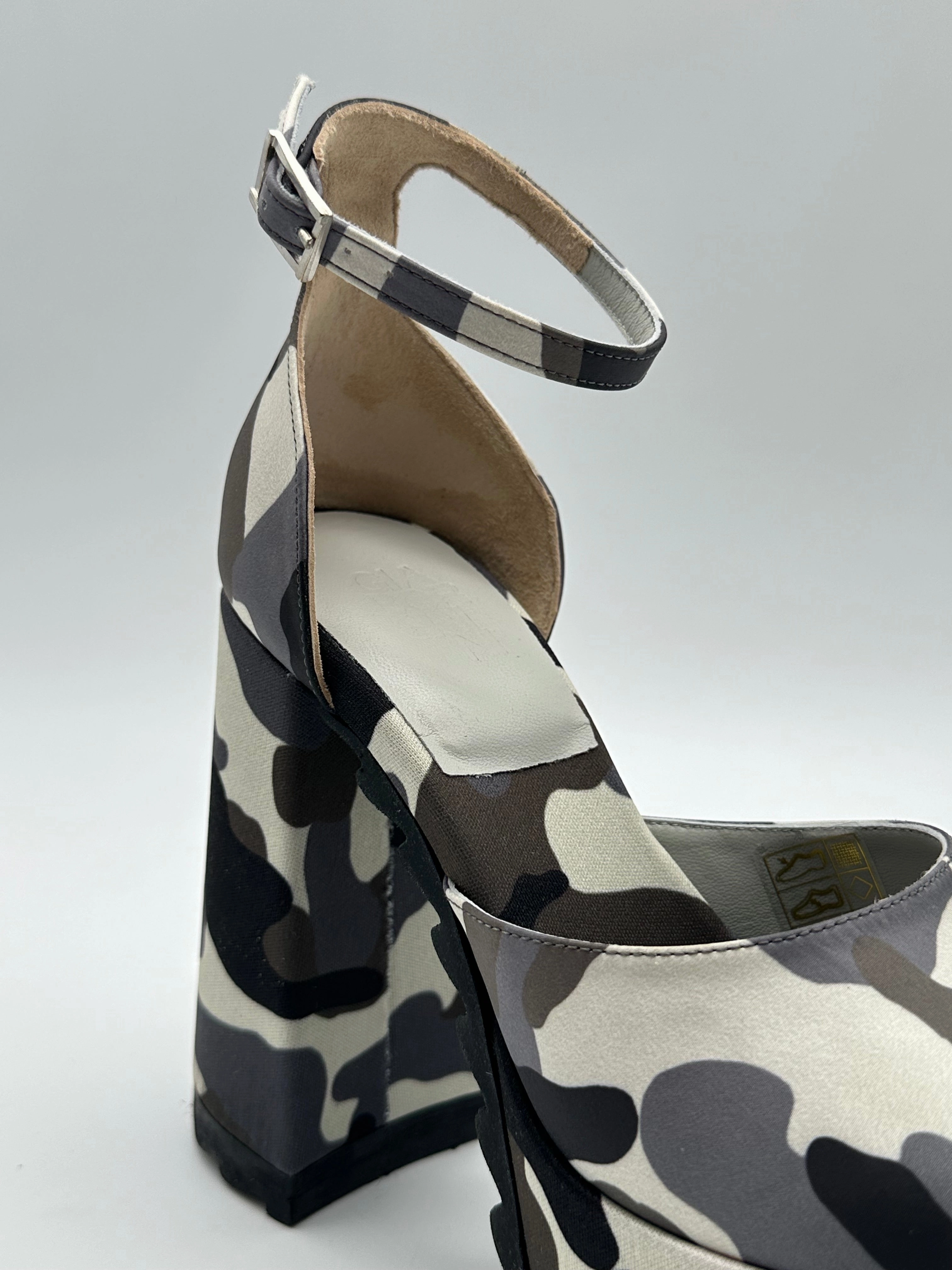new nike releases new arrivals beyaz elbise Sandali Camo Con Plateau E Tacco Largo