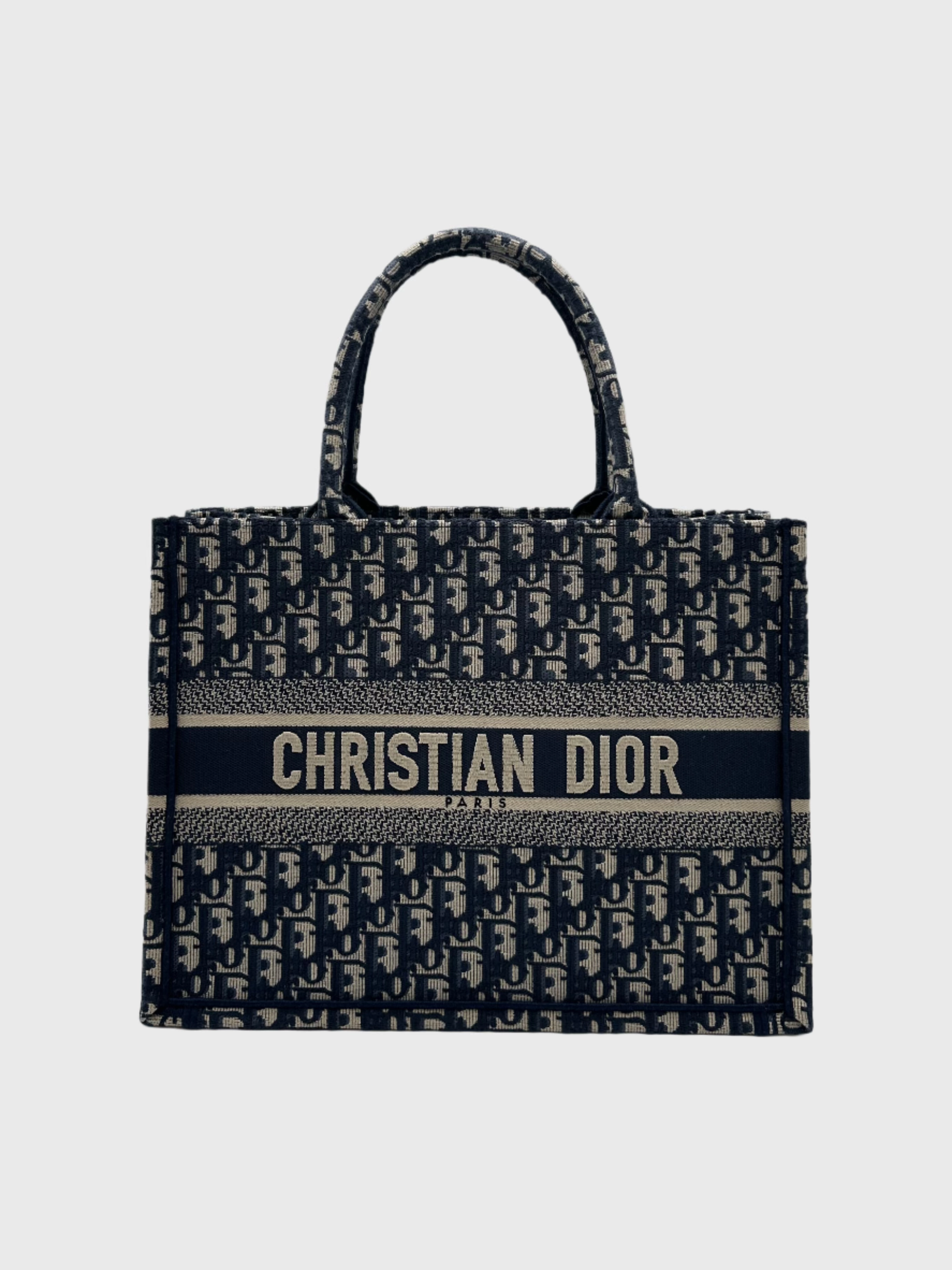 crocs new arrivals Borsa Book Tote Media Ricamo Dior Oblique cru E Blu new collection abaya new arrivals siyah elbise