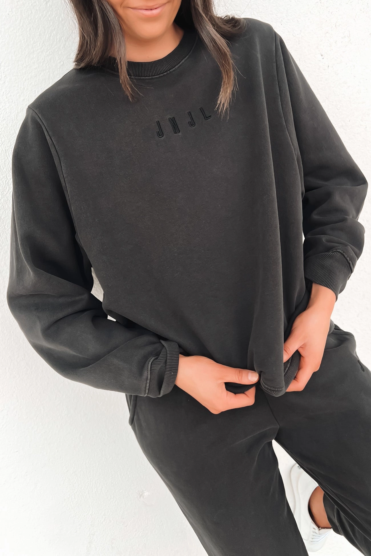 sale trainers womens JNJL Essential Crew Washed Black