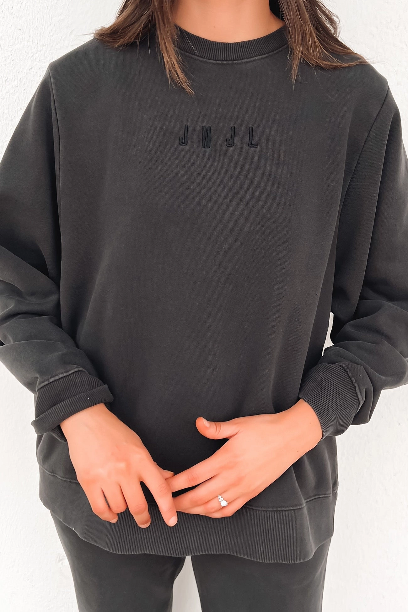 sale trainers womens JNJL Essential Crew Washed Black