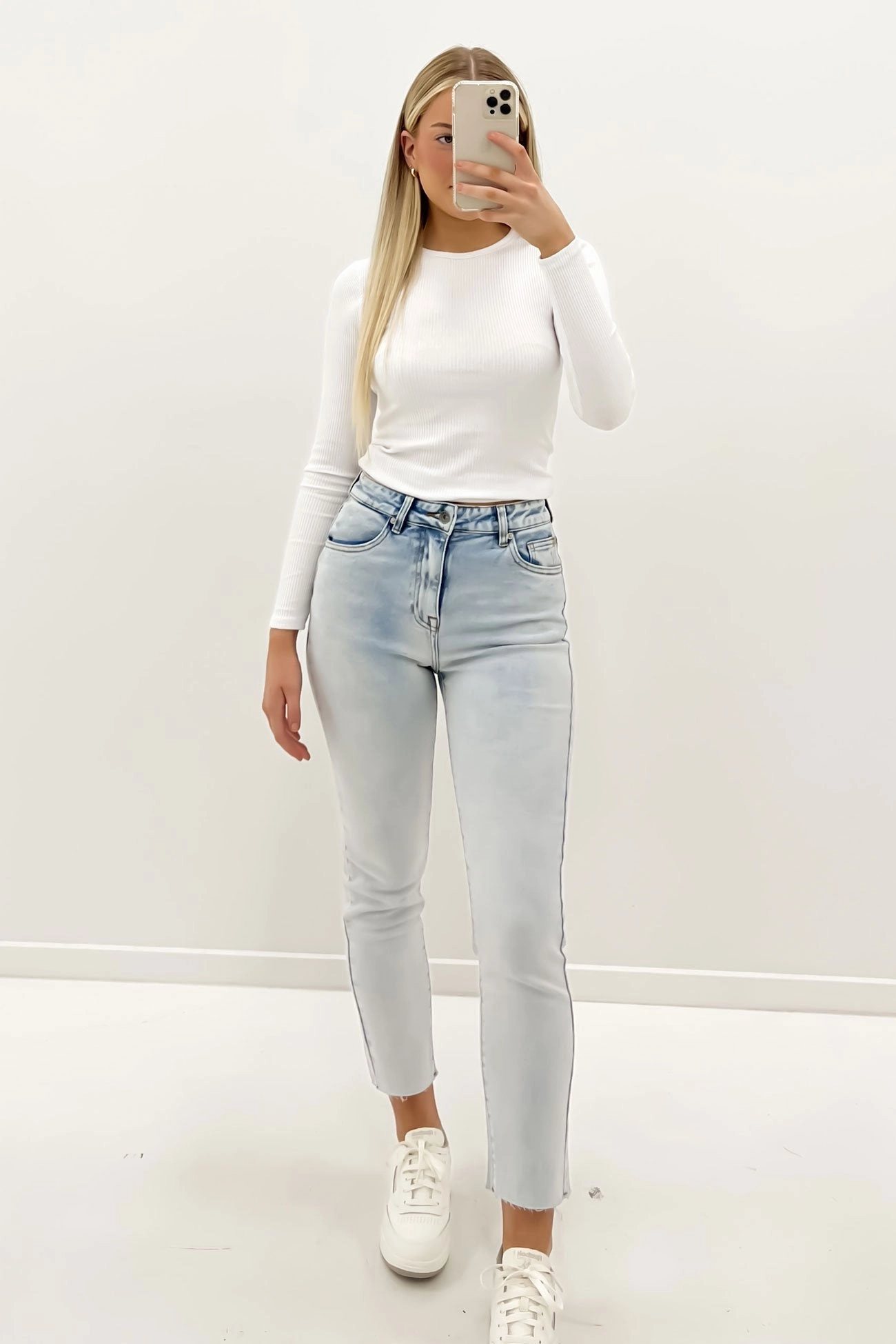 sale womens trainers Monica Mom Comfort Jean Bleach