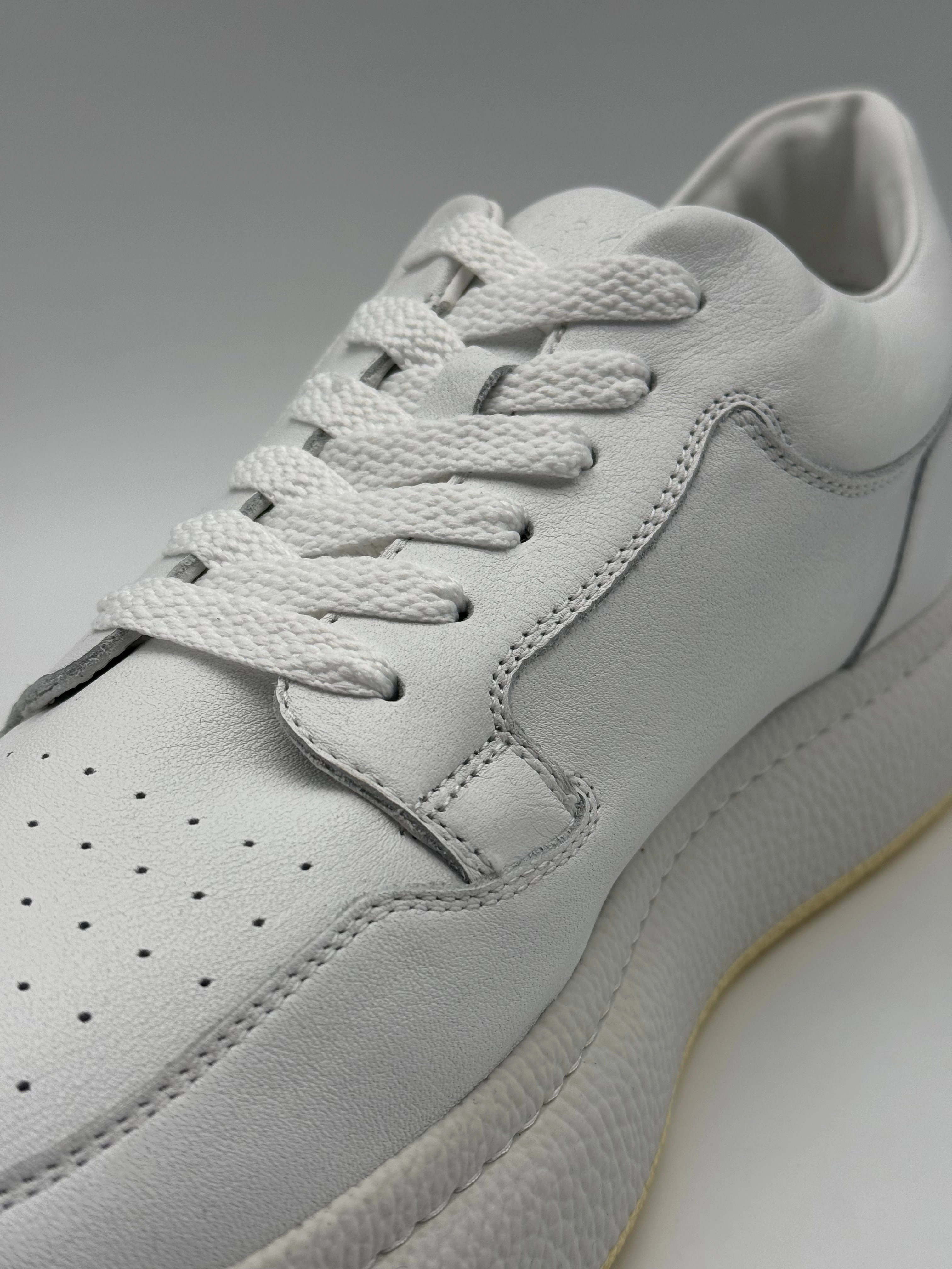 Sneakers Bianche Con Dettaglio Suola Giallo kantagiri new arrivals suruma. in new arrivals online shopping