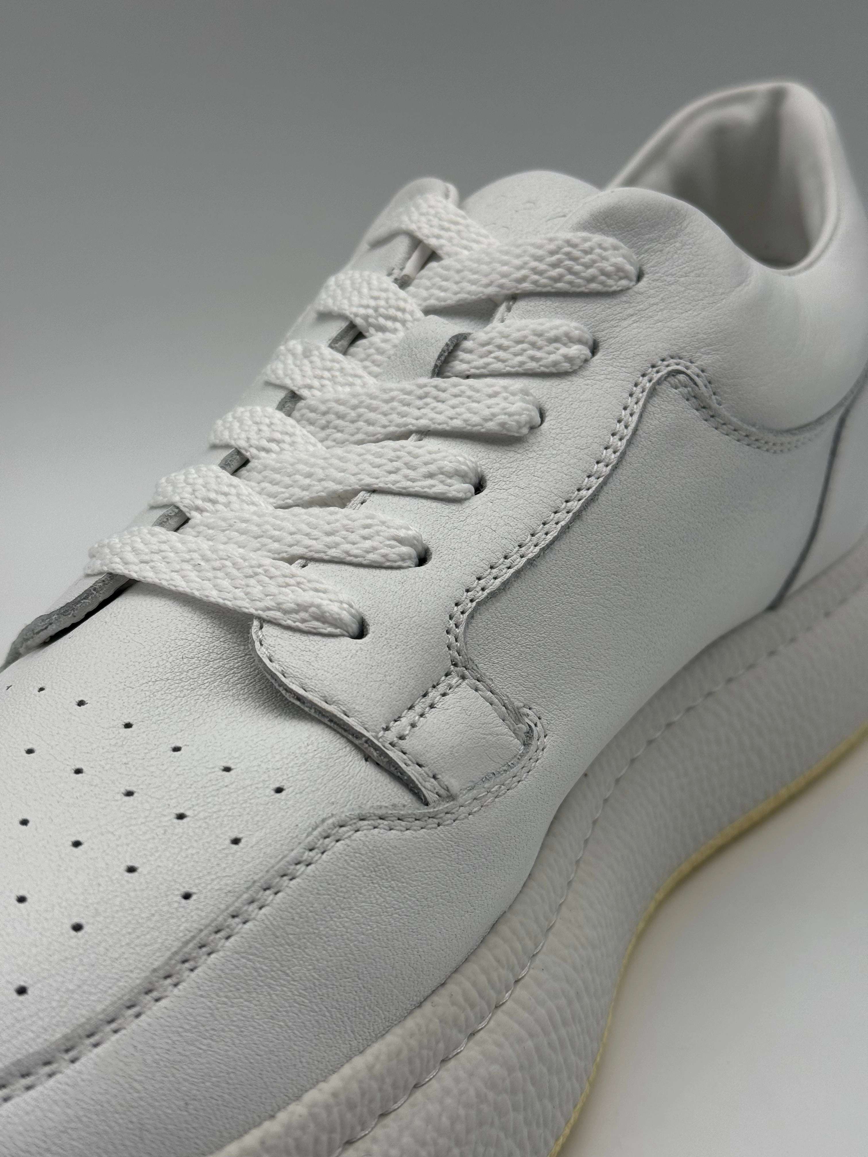 Sneakers Bianche Con Dettaglio Suola Giallo kantagiri new arrivals suruma. in new arrivals online shopping