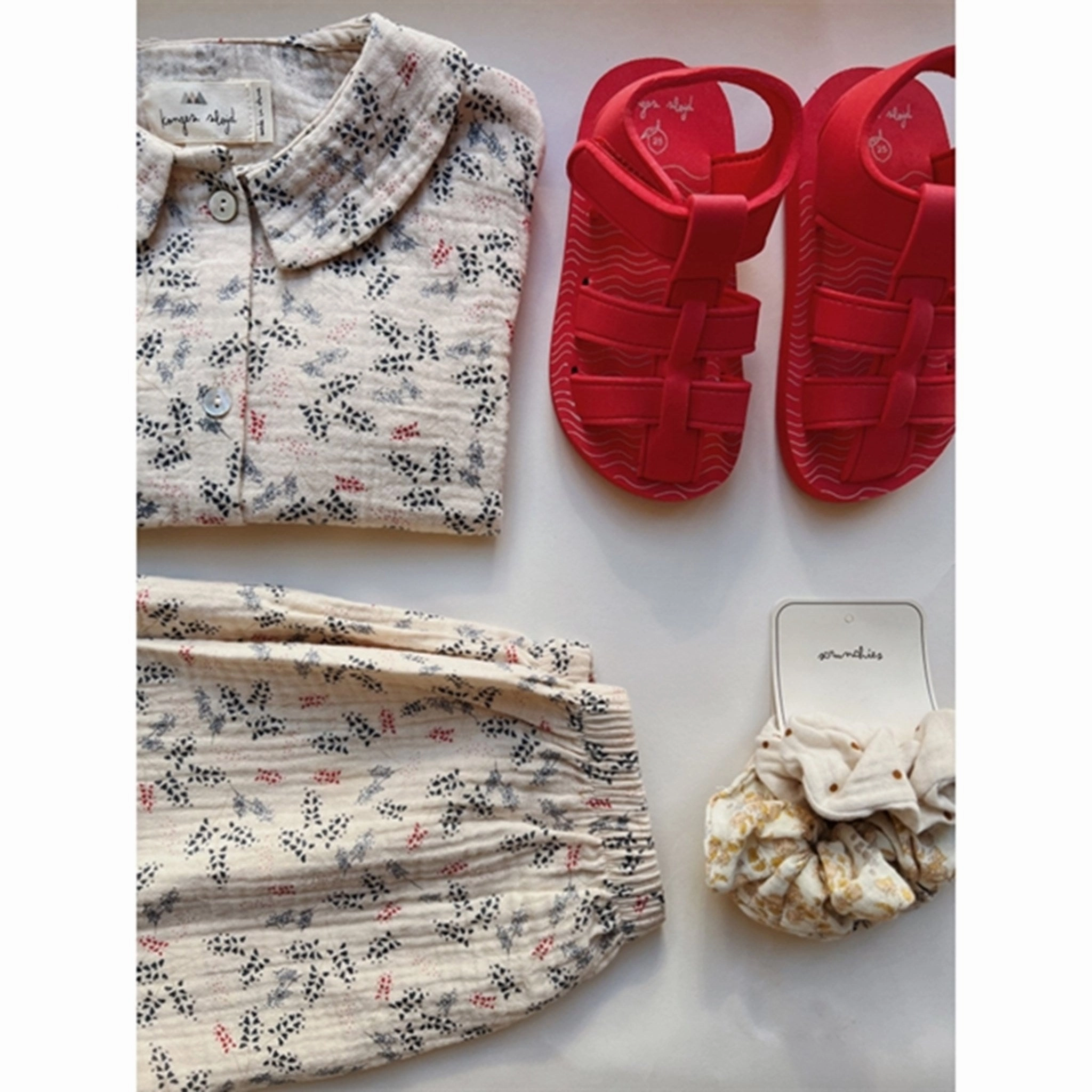 Soccer cleats Konges Sljd Sable Sandals Fiery Red