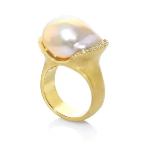 Susan Sadler One-of-a-Kind Freshwater Pearl White Diamond Gold Ring