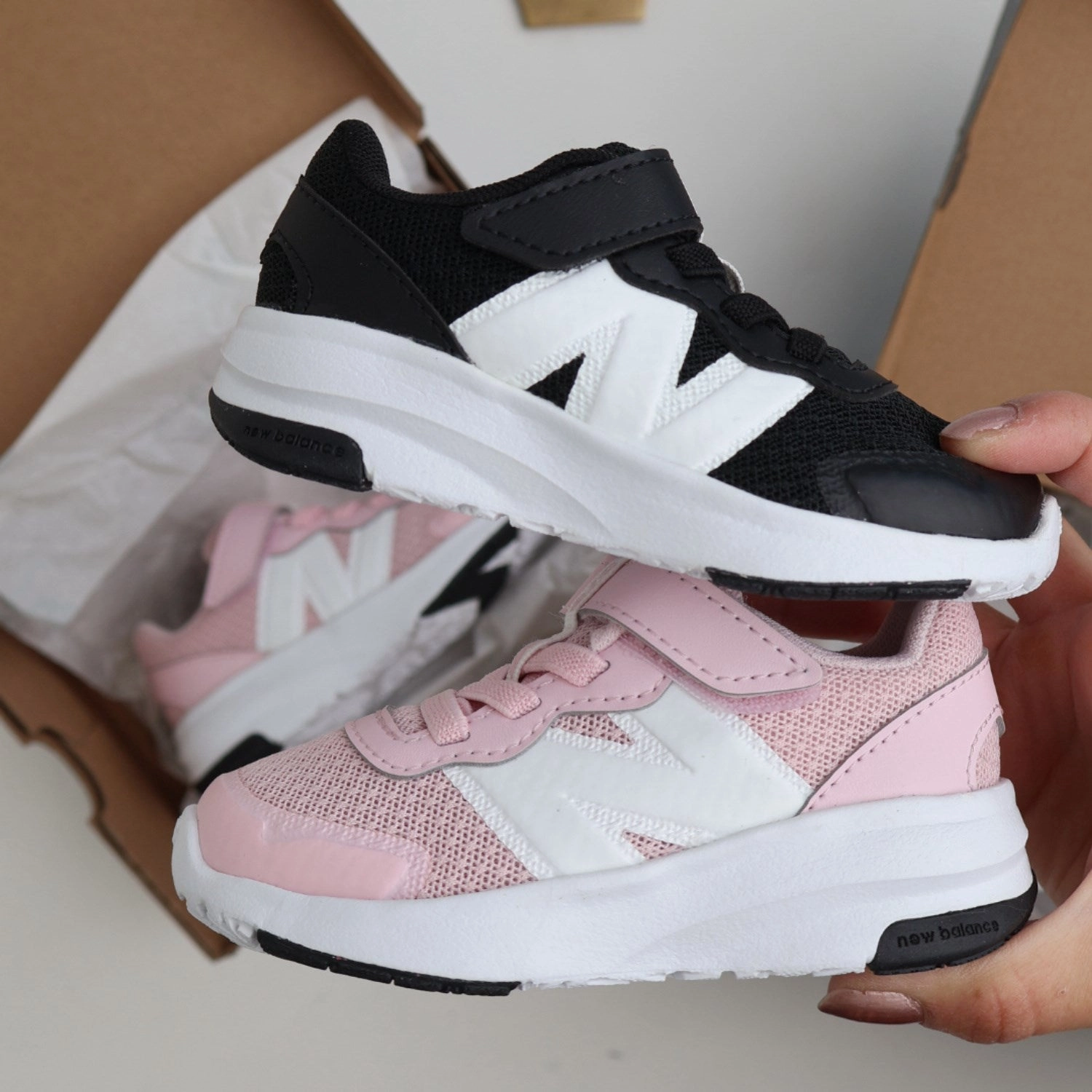 Trail shoes New Balance Rose Sugar New Balance FreshFoam 578 Kids Bungee Lace With Top Strap