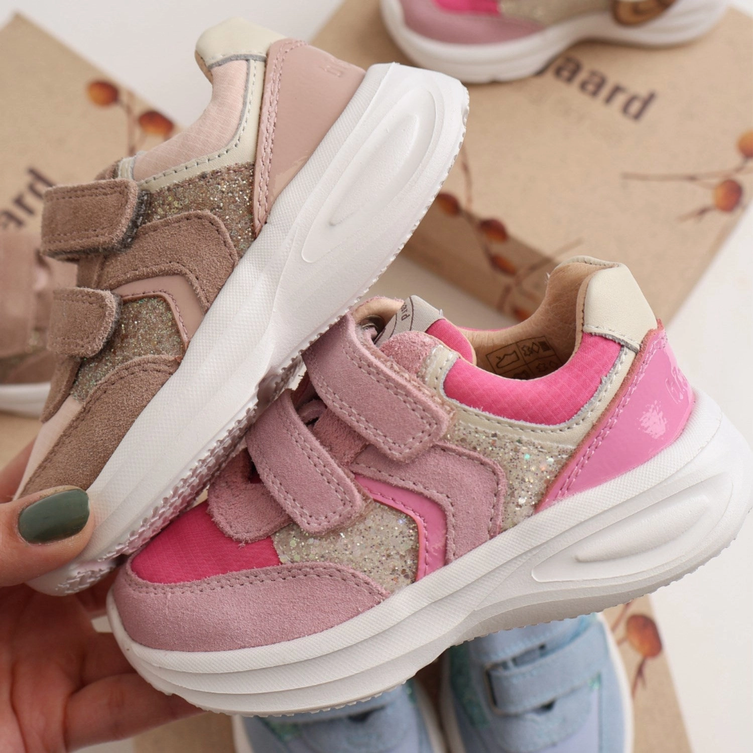 Travel shoes Bisgaard Blush Glitter Yuki Glitter Velcro Shoe
