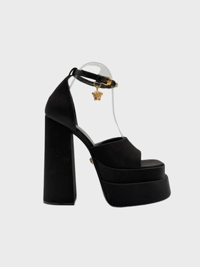 zara new arrivals Sandalo In Raso Con Plateau birkenstock new arrivals new arrivals pembe elbise